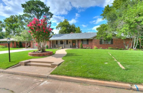 Norman House | Poppy's Place - Campus Home w/Pool