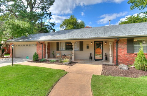 Norman House | Poppy's Place - Campus Home w/Pool