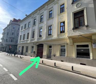 Arad Apartment | Poppys Apartment