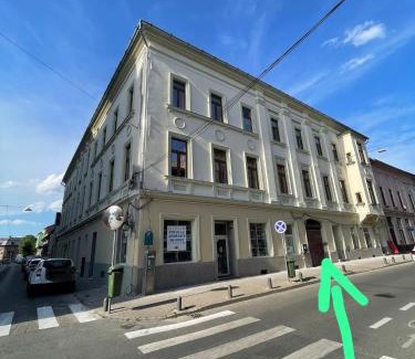 Arad Apartment | Poppys Apartment