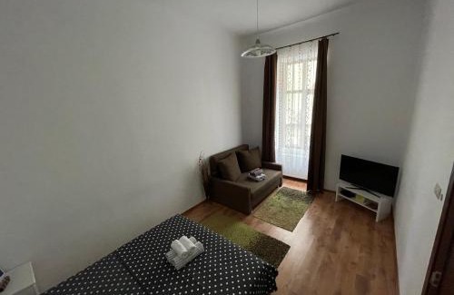 Arad Apartment | Poppys Apartment