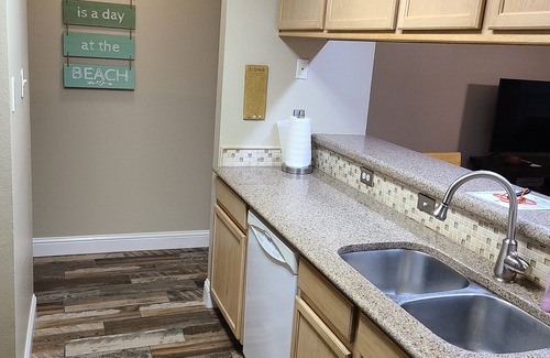 Port Aransas Condo | Port A's Best Kept Secret - Las Palmas 3B Nice Condo, Great Location