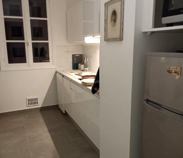 Quartier du Port Apartment | Port de Nice-charmant appartement bucolique ! vue port