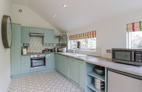 Rockcliffe Cottage | PORT DONNEL COTTAGE, pet friendly, with open fire in Dalbeattie