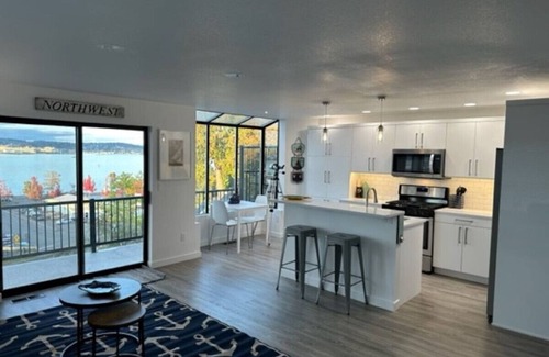 Retsil Condo | Port Orchard Executive Suite