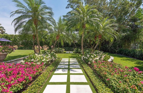 West Naples House | Port Royal elegance for the traveler who desires the luxury and location.