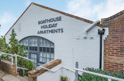 Yarmouth Apartment | Port Side