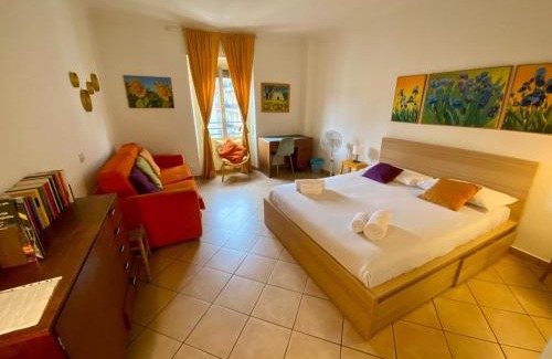 Guastalla Apartment | Porta Romana - Bright Studio 350m from M3