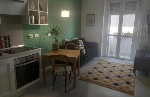 Porta Romana Apartment | Porta romana suite- New cozy Private apartament with 2 bedrooms & 2 bathrooms fully equipped kitchen - Nuovissima Suite completamente arredata 2 camere 2 bagni soggiorno cucina e balcone Metro lsubway Porta romana 3 stops to Duomo Cathedral