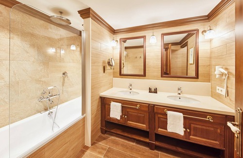 Salou Hotel | PortAventura Hotel Colorado Creek - Includes unlimited access to PortAventura Park & 1 access to Ferrari Land