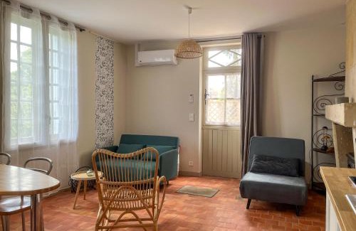 Gennes-Val-de-Loire House | Porterie du château Clim Wifi Terrasse Bord Loire