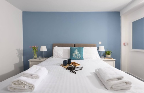 St Just Hotel | Porthledden, B&B - a hotel room that sleeps 2 guests in 1 bedroom