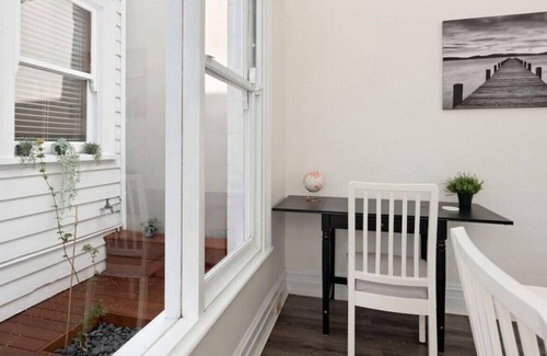Geelong House | PORTIA | Walk to Beach, Gardens & City Centre