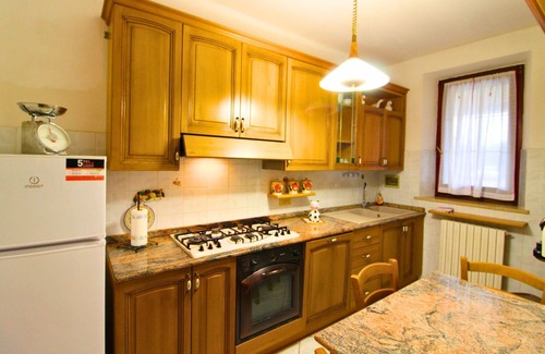 Cortona Apartment | Portion of a house nestled in the Tuscan countryside. Accommodates up to 7 guests, offers private po