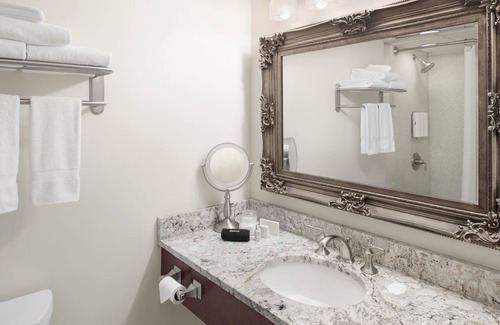 Old Port Hotel | Portland Regency Hotel & Spa