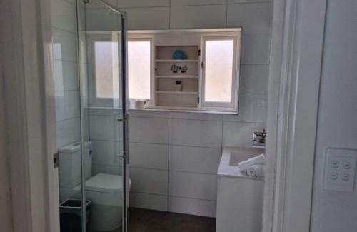 Portland House | Portland sea spa retreat with King bed Free Arcade sleeps 9