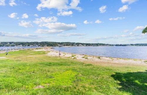 Portsmouth House | Portsmouth Beach cottage