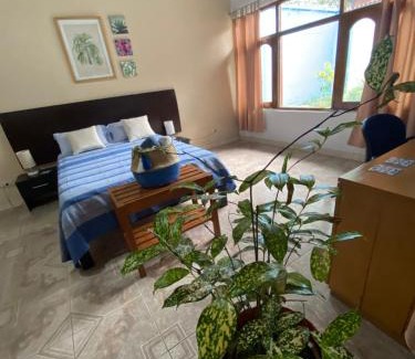 San Juan Bautista Bed & Breakfast | Poseidon Guest House