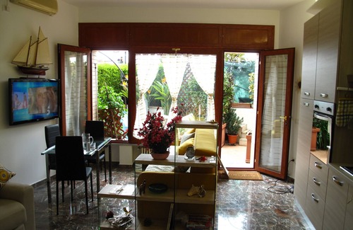 Naples Apartment | POSILLIPO "separate entrance" FS "studio apartment with Terrace, ku, bathroom, 3 beds +1