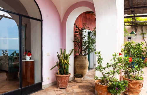 Positano Villa | Positano: Villa Ibiscus ancient villa at 50m on the sea in the heart of Positano