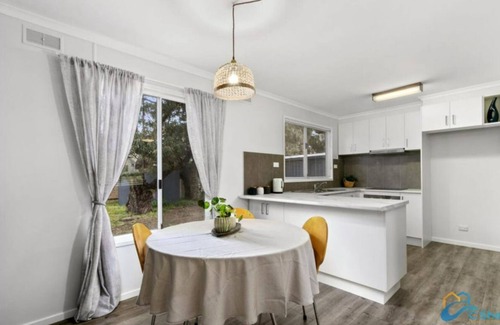 Loch Sport House | Position Perfect Double Block Renovated 3 Bedroom Home, Space for Outdoor Fun