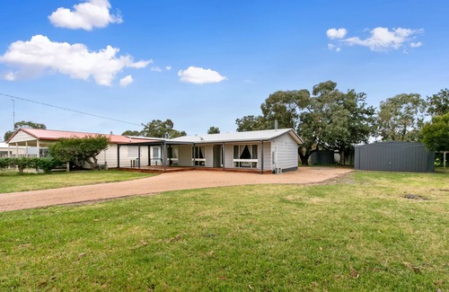 Loch Sport House | Position Perfect Double Block Renovated 3 Bedroom Home, Space for Outdoor Fun