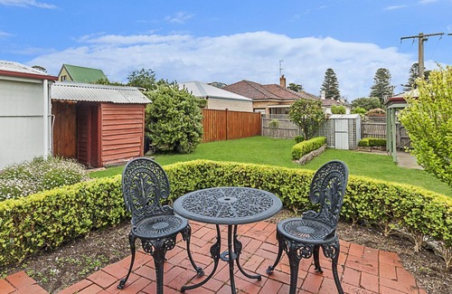 Warrnambool House | Positioned in the center of Warrnambool at a location that cannot be beat.