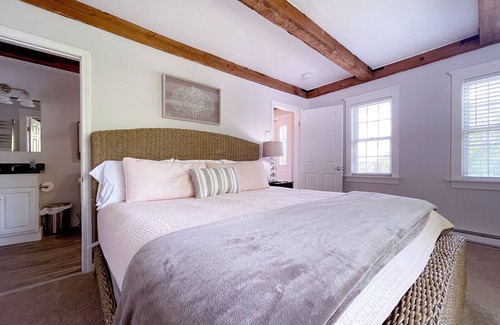 Moultonborough Other | Post & Beam Farmhouse near Lake Winni & Castle in the Clouds. Fire Pit & Bocce