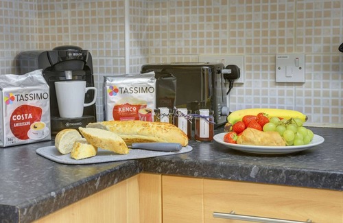 Long Itchington House | Pound House· 2 Bed House Sleeps 6 Southam Town Centre - Inspire Homes