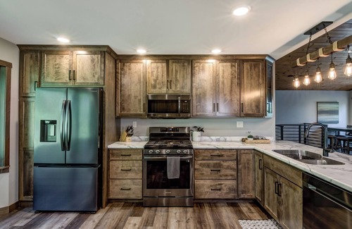 Holcombe Cabin | Poverty Point on Lake Holcombe