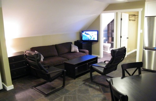 Revelstoke Apartment | POWDER SWEET! Under 1min Drive or Short Walk to Gondola!