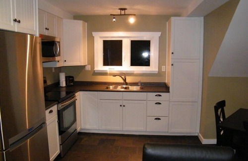 Revelstoke Apartment | POWDER SWEET! Under 1min Drive or Short Walk to Gondola!