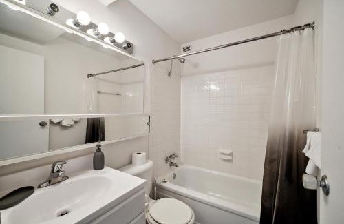 Downtown Harrisburg Apartment | Pp 1306 Modern Corporate 1br, Pool, Gym