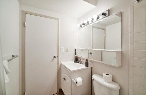 Downtown Harrisburg Apartment | Pp 1306 Modern Corporate 1br, Pool, Gym