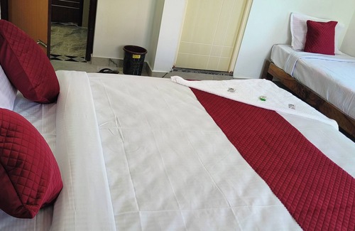 Kumbalgodu Hotel | PPH Living Jai Maruthi Boarding&Lodging