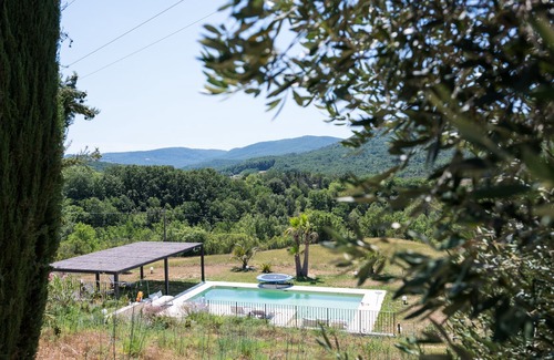 Montecatini Val di Cecina Villa | Prachtige prive villa, hartje Toscane met zwembad & jacuzzi