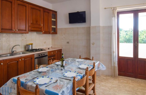 Zambrone Apartment | Practical apartment for a relaxing stay on the outskirts of Zambrone.
