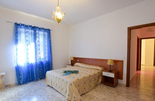 Zambrone Apartment | Practical apartment for a relaxing stay on the outskirts of Zambrone.