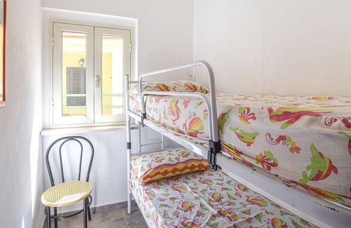 Le Castella Apartment | Practical vacation apartment just a few steps from the beach, in the heart of Le Castella.