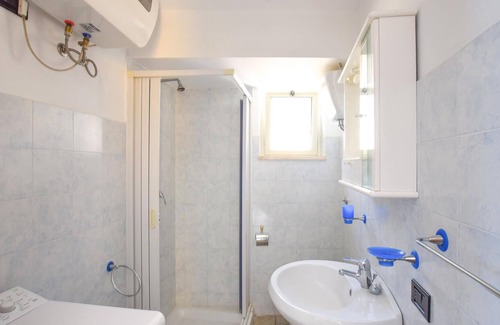 Le Castella Apartment | Practical vacation apartment just a few steps from the beach, in the heart of Le Castella.