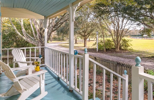 Rayne Cottage | Prairie Haven: Spacious Private Cottage in Cajun Country with 2 Bedrooms, Jetted Tub, and Garden Views