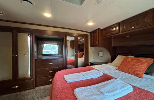 Stettler Apartment | Prairie Junction Resort - Furnished RV Apartments