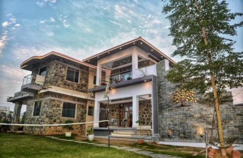Santiniketan House | Prarambha The Stone House