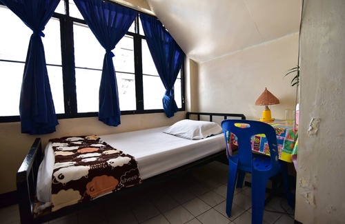 Wat Bowon Niwet House | Prasuri Guest House