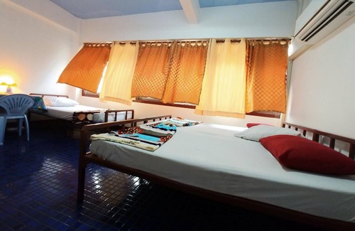 Wat Bowon Niwet House | Prasuri Guest House