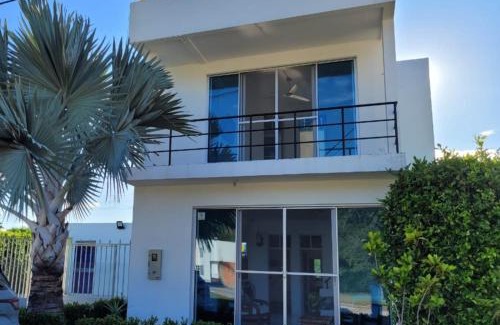 Girardot House | PRECIOSA CASA con Piscina, Jacuzzi y BBQ en Girardot