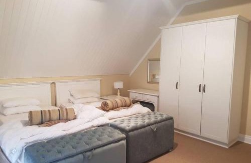 Katberg Apartment | Precious, Peaceful 3bedroom, 6 sleeper family home!