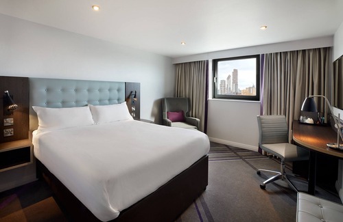 Thorpe Hotel | Premier Inn Banbury - M40 J11