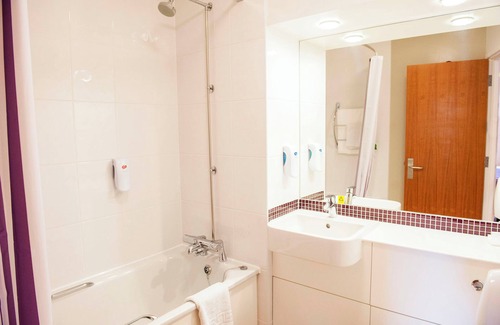 Girton Hotel | Premier Inn Cambridge North - Girton