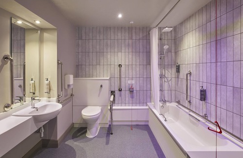 Epsom Hotel | Premier Inn Epsom Central
